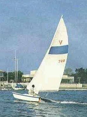VENTURE 15 CATAMARAN (1974)