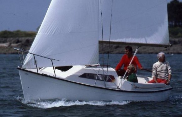 CALIFORNIA 5.50 (BENETEAU)