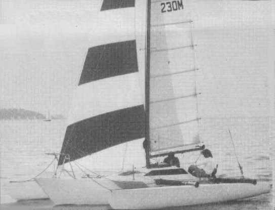 TYPHOON 25 (TRIMARAN)